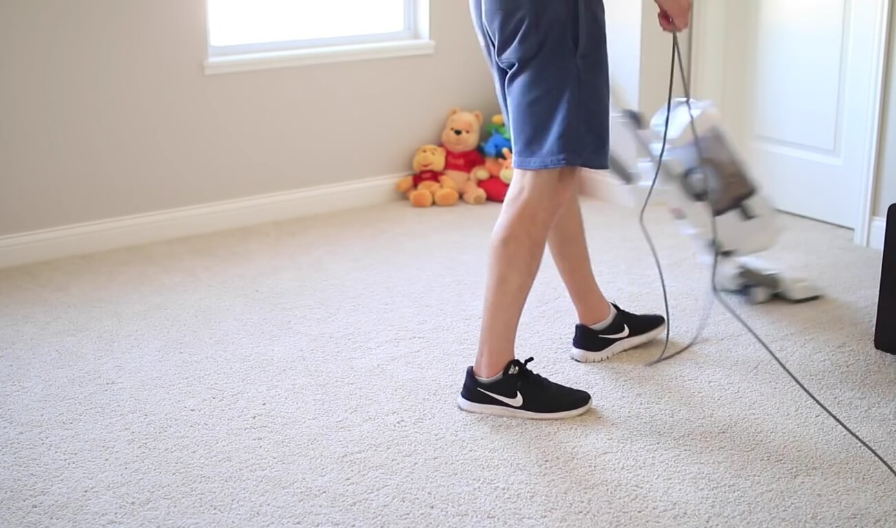 vacuum-cleaning-of-the-entire-residence-in-clapham-sw4 Experienced tenancy cleaners in SW4, London