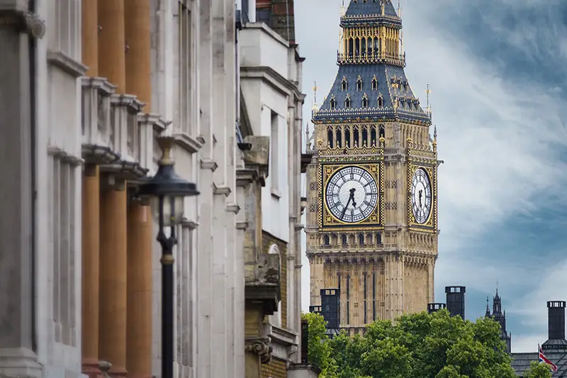 Big-Ben-London-Houses Big Ben in the Background of Typical London Buildings